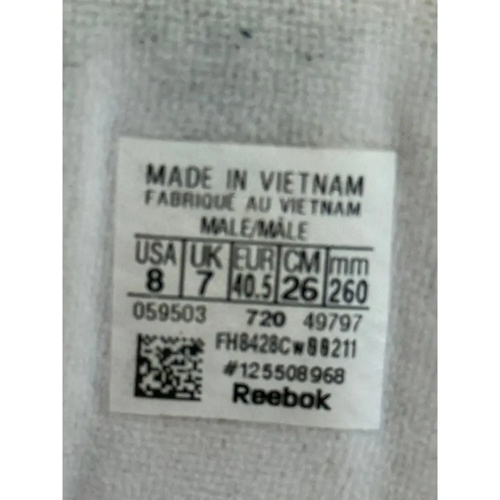 WHITE REEBOK SIZE  8